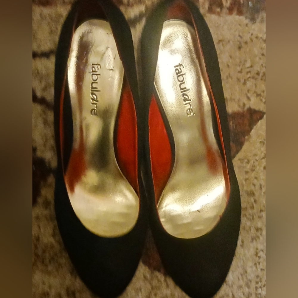 FABULAIRE WOMEN BLACK SUEDE DRESS HEELS SHOES SIZE 9 (MOCK RED SOLES